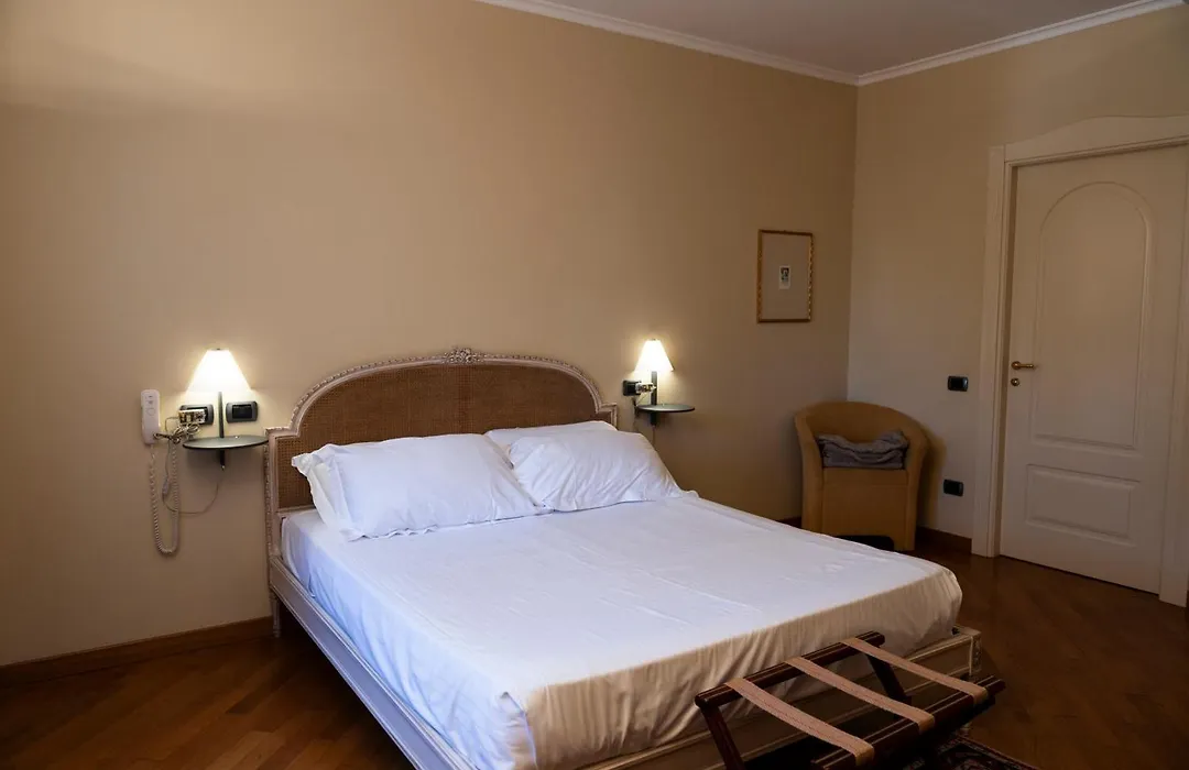 Albergo Castiglione Langhe-1
